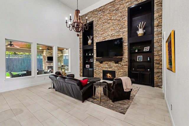 9922 Vintage Villa Drive, Houston, TX 77070