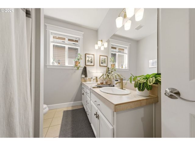 847 W S St, Washougal, WA 98671
