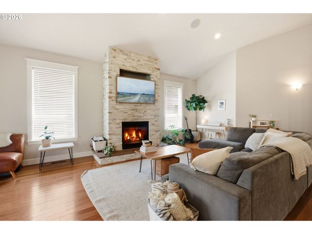 847 W S St, Washougal, WA 98671