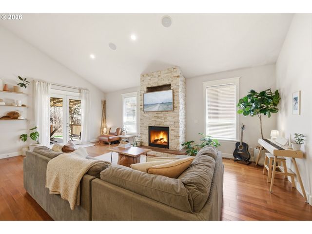847 W S St, Washougal, WA 98671