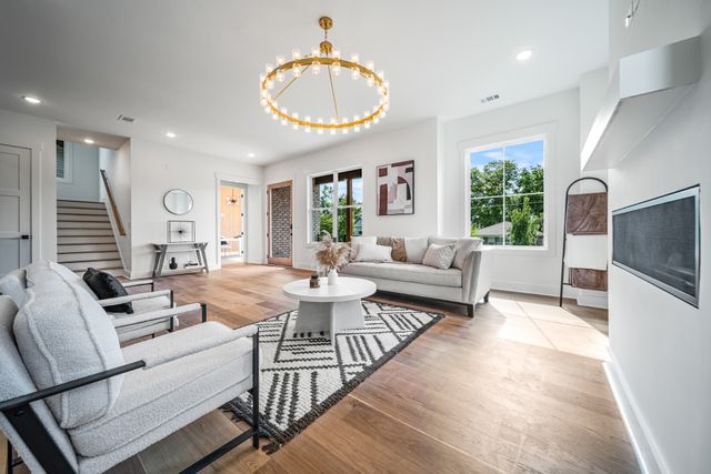837 Stockell St, Nashville, TN 37207