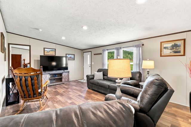 1649 James Road, Somerset, KY 42501