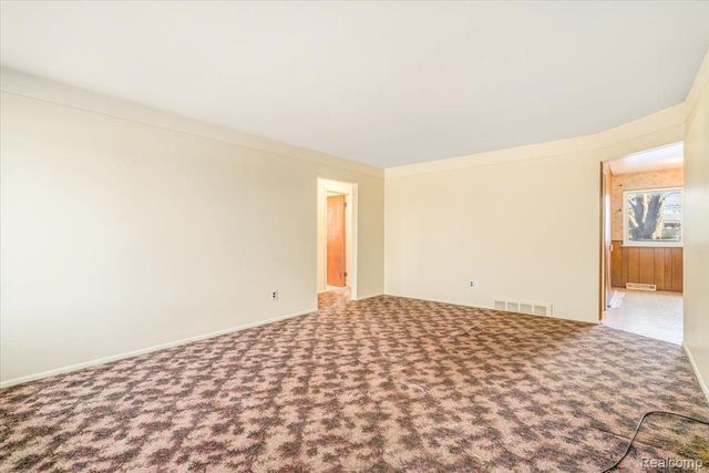 27046 Clarpointe Drive, Warren, MI 48088