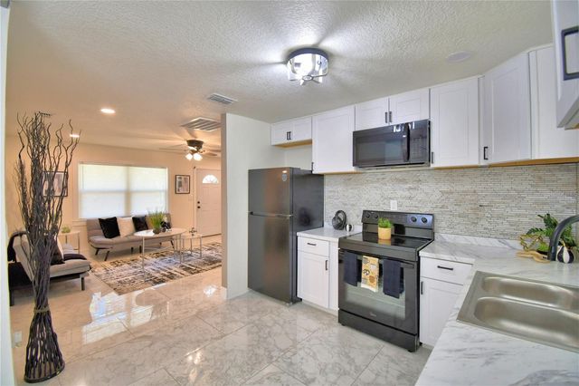 6960 2ND STREET, Mulberry, FL 33860