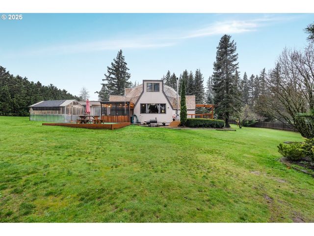 22690 S SPRINGWATER Rd, Estacada, OR 97023