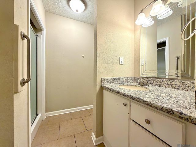 940 Robbie St, Denham Springs, LA 70726