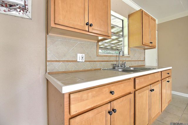 940 Robbie St, Denham Springs, LA 70726