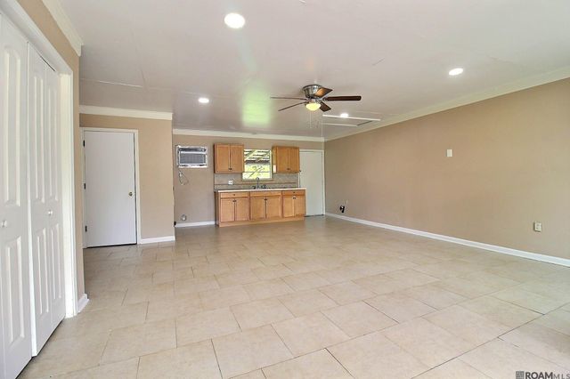 940 Robbie St, Denham Springs, LA 70726