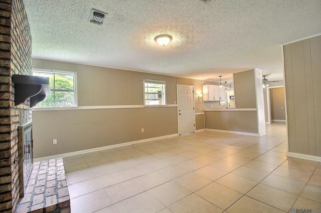 940 Robbie St, Denham Springs, LA 70726