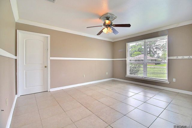 940 Robbie St, Denham Springs, LA 70726