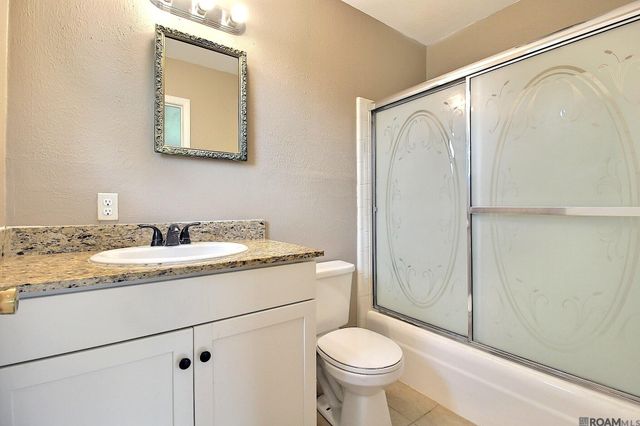 940 Robbie St, Denham Springs, LA 70726