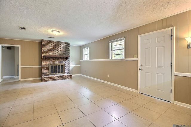 940 Robbie St, Denham Springs, LA 70726