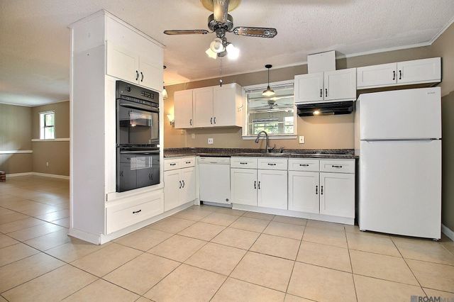 940 Robbie St, Denham Springs, LA 70726
