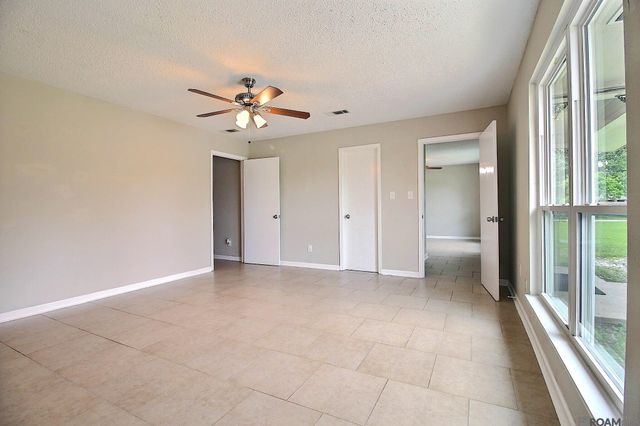 940 Robbie St, Denham Springs, LA 70726