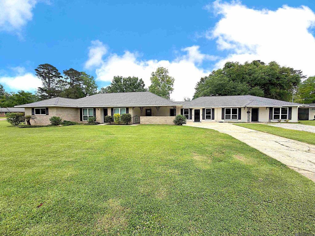 940 Robbie St, Denham Springs, LA 70726