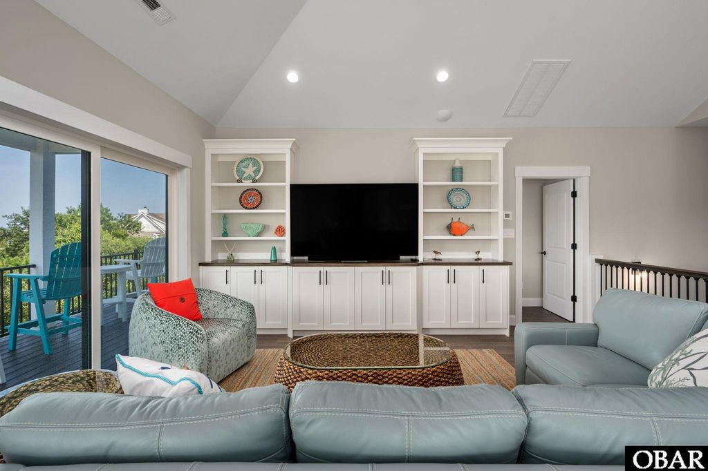 Image 11 of property listing at 528 Hunt Club Drive, Corolla, NC 27927
