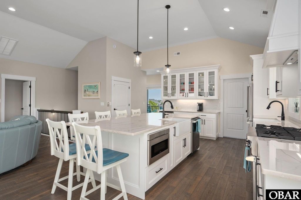 Image 17 of property listing at 528 Hunt Club Drive, Corolla, NC 27927