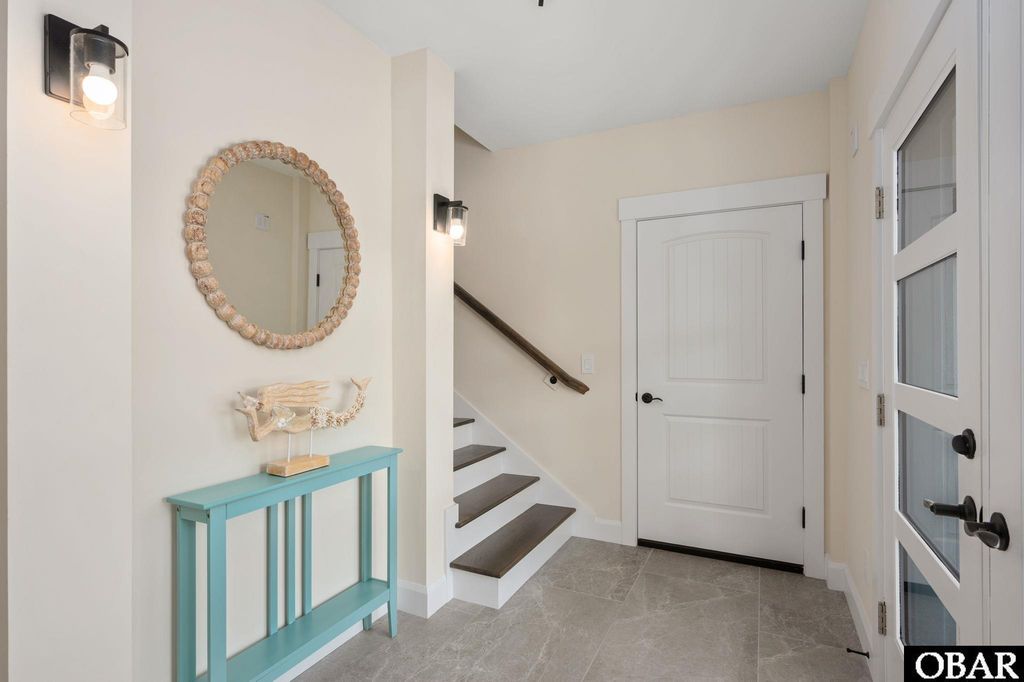 Image 5 of property listing at 528 Hunt Club Drive, Corolla, NC 27927