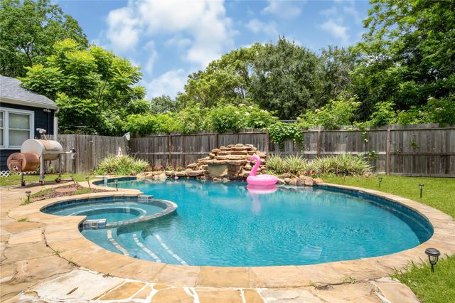 2705 Cedar Drive, La Marque, TX 77568
