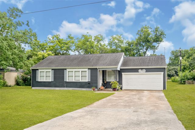2705 Cedar Drive, La Marque, TX 77568