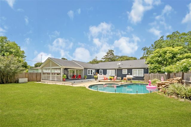 2705 Cedar Drive, La Marque, TX 77568