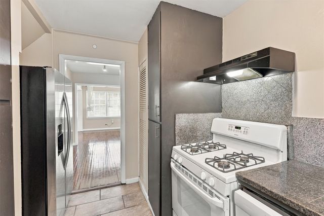 4505 Larch Lane A, Bellaire, TX 77401