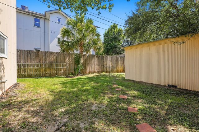 4505 Larch Lane A, Bellaire, TX 77401