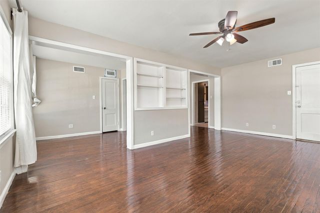 4505 Larch Lane A, Bellaire, TX 77401