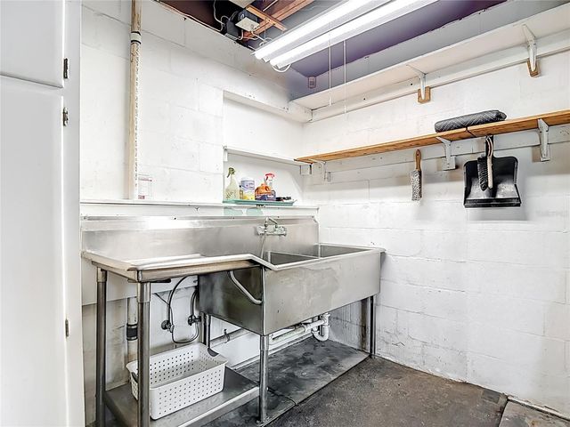 1133 BURKE AVENUE, Dunedin, FL 34698