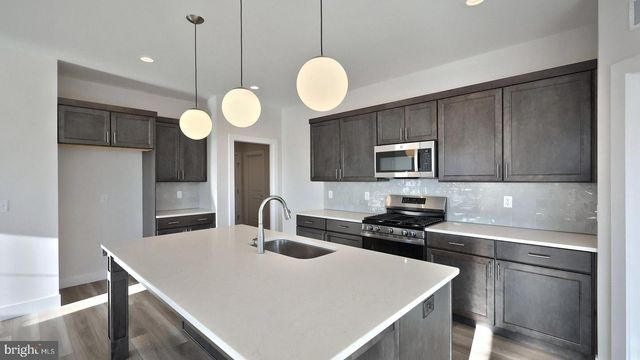 35 CANTERBURY LN, Annville, PA 17003