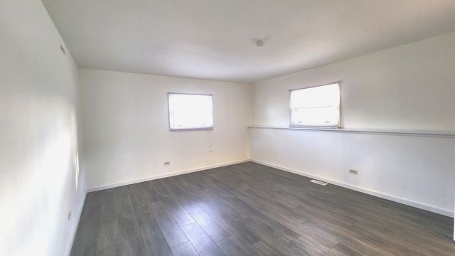 1360 Devonshire Lane, Hoffman Estates, IL 60169