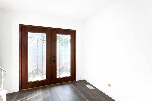 1360 Devonshire Lane, Hoffman Estates, IL 60169