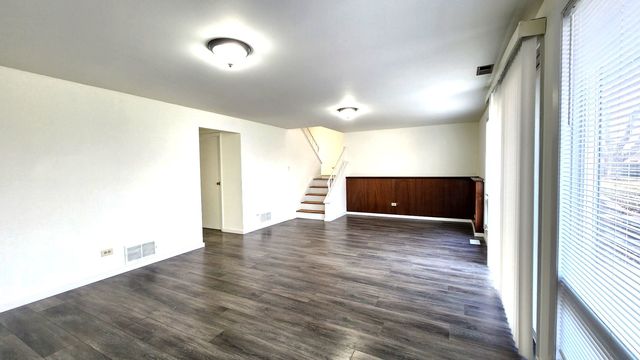 1360 Devonshire Lane, Hoffman Estates, IL 60169