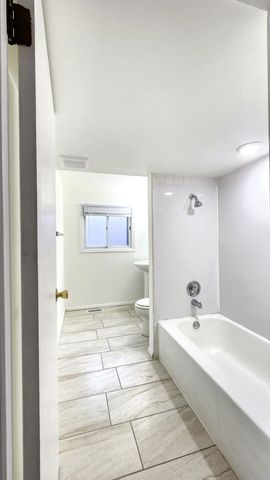 1360 Devonshire Lane, Hoffman Estates, IL 60169