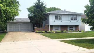 1360 Devonshire Lane, Hoffman Estates, IL 60169