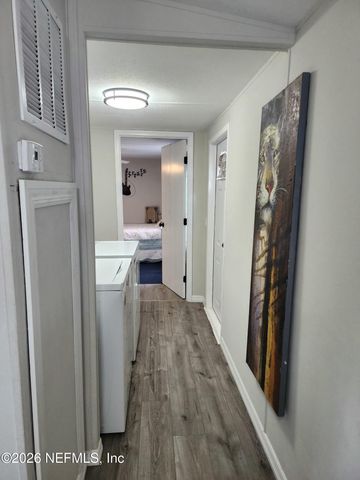 231 LAKEVIEW Court, Interlachen, FL 32148