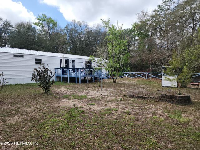 231 LAKEVIEW Court, Interlachen, FL 32148