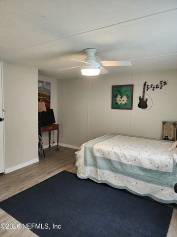 231 LAKEVIEW Court, Interlachen, FL 32148