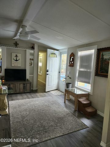 231 LAKEVIEW Court, Interlachen, FL 32148