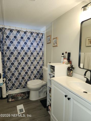 231 LAKEVIEW Court, Interlachen, FL 32148