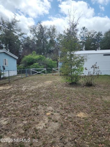 231 LAKEVIEW Court, Interlachen, FL 32148