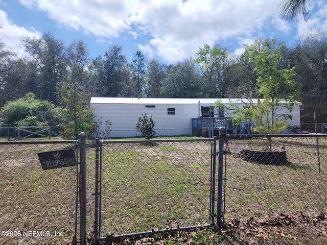 231 LAKEVIEW Court, Interlachen, FL 32148