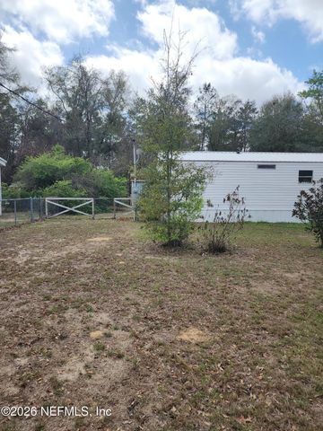 231 LAKEVIEW Court, Interlachen, FL 32148