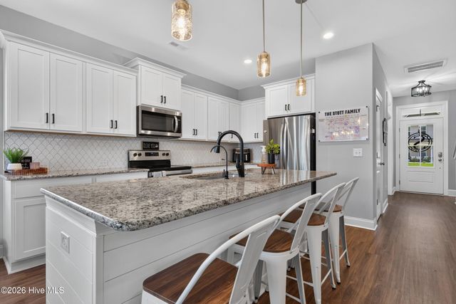 58 E Maritt Street, Hampstead, NC 28443