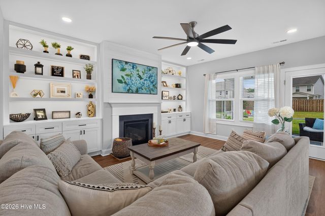 58 E Maritt Street, Hampstead, NC 28443