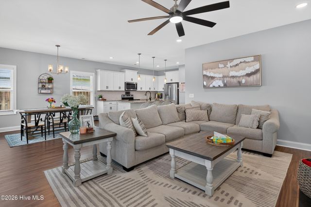 58 E Maritt Street, Hampstead, NC 28443