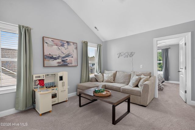 58 E Maritt Street, Hampstead, NC 28443