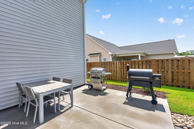 58 E Maritt Street, Hampstead, NC 28443