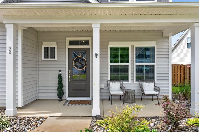 58 E Maritt Street, Hampstead, NC 28443