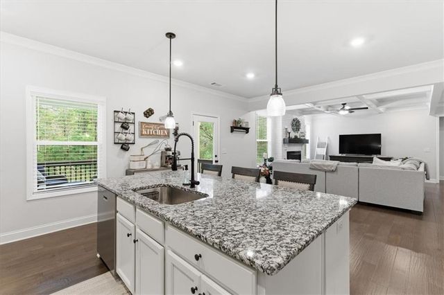 7119 Branch Creek Cove, Flowery Branch, GA 30542